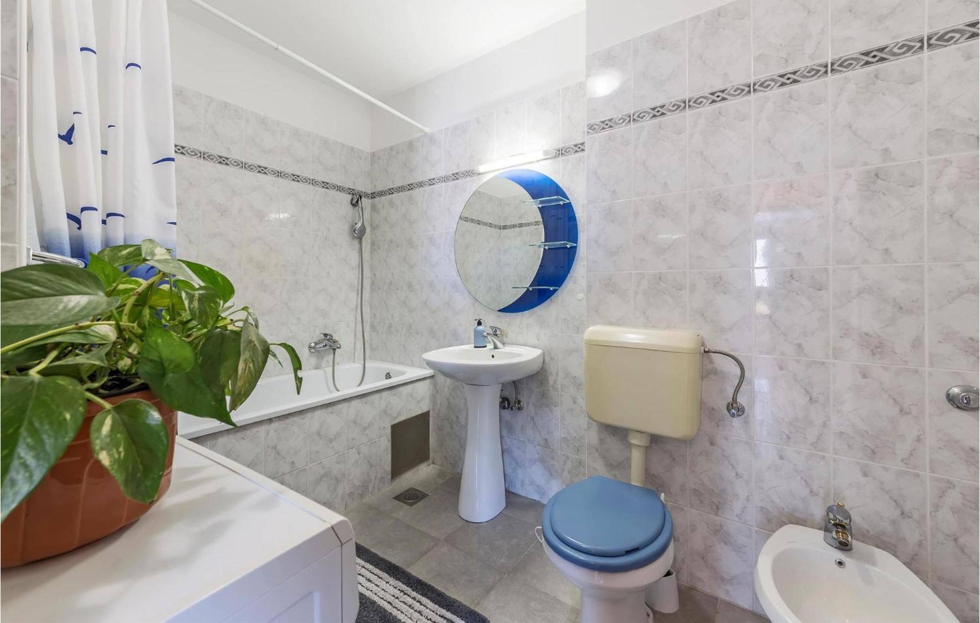1 Bedroom Beautiful Apartment In بولا المظهر الخارجي الصورة