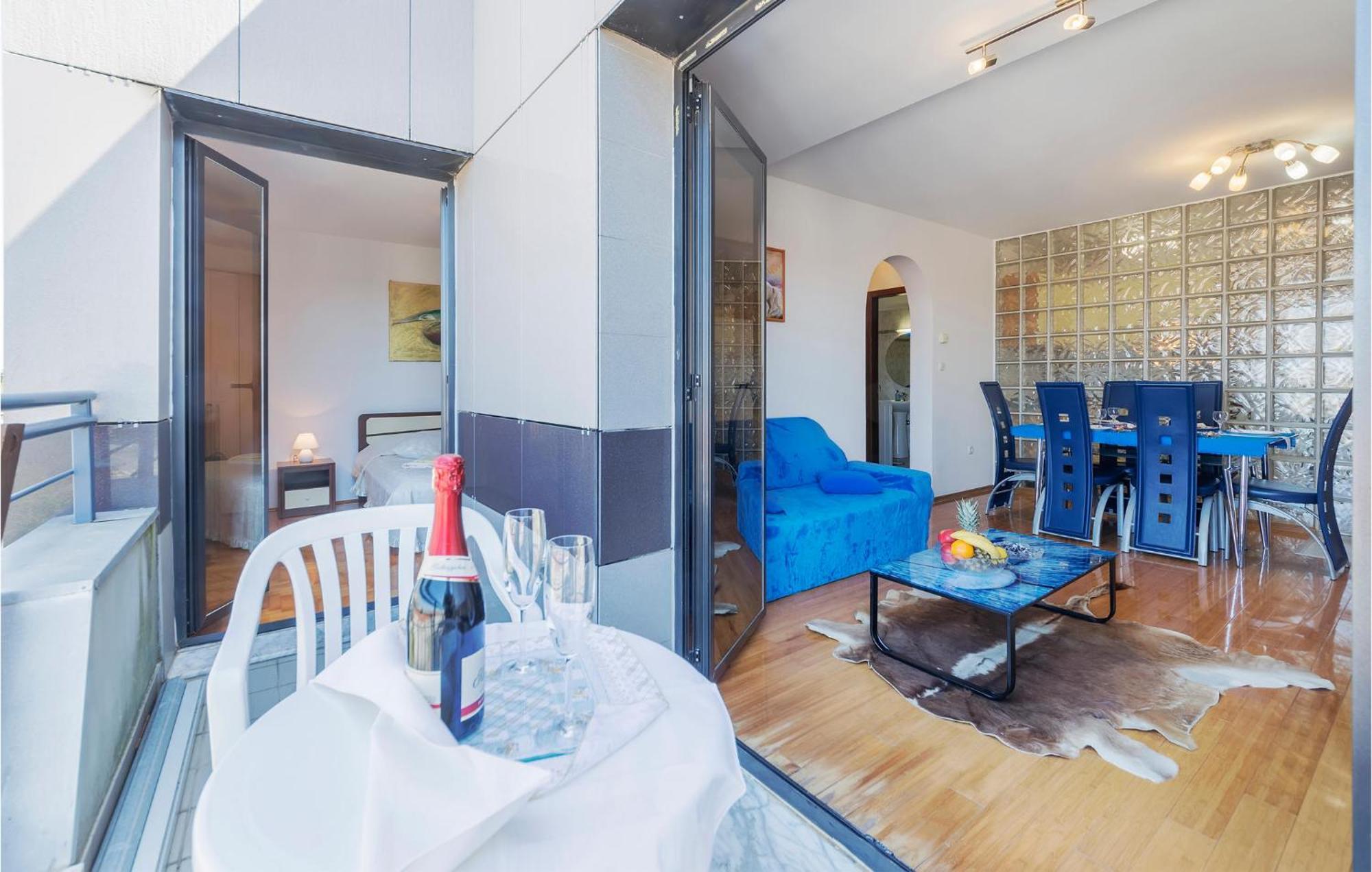 1 Bedroom Beautiful Apartment In بولا المظهر الخارجي الصورة